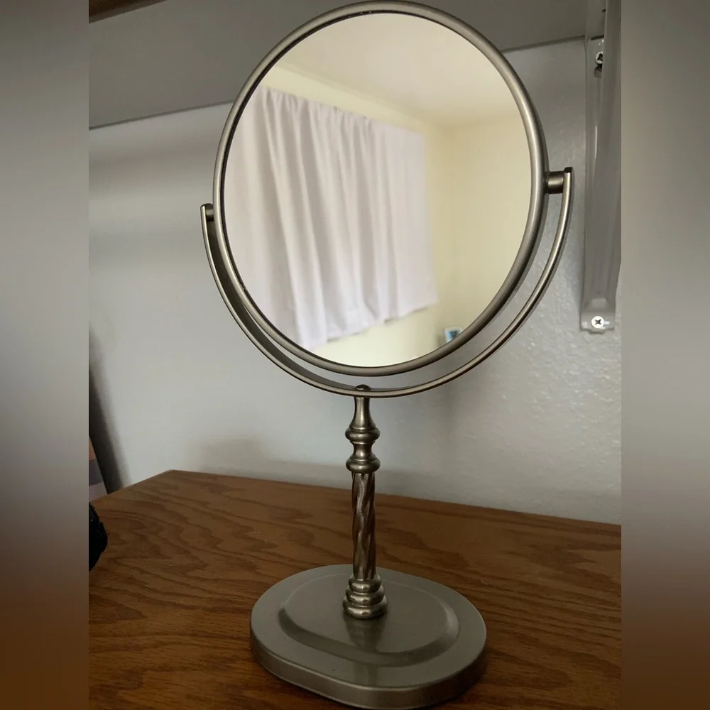 Makeup Mirror - Picture 1 of 4